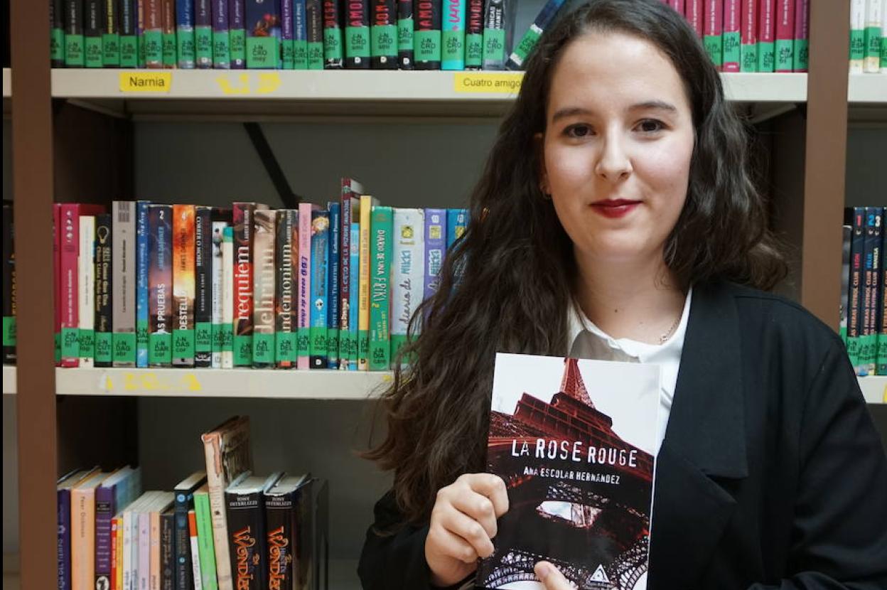 La escritora, Ana Escolar, en la presentación del libro 'La Rouse Rouge'. :: ANABEL NIÑo