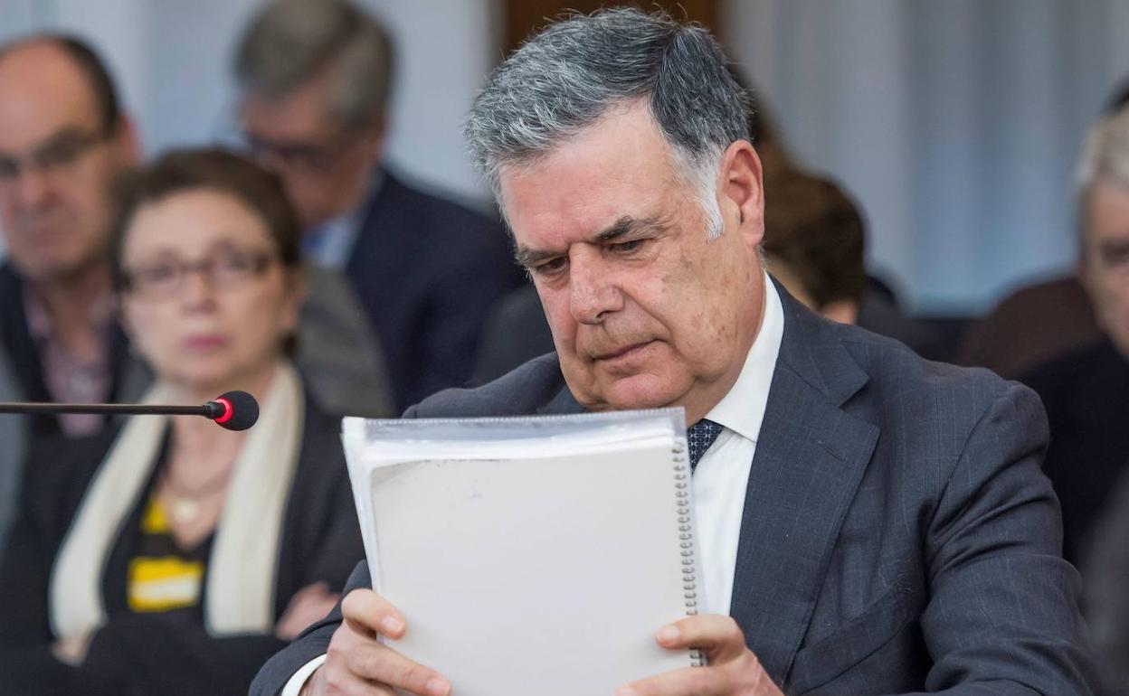 José Antonio Viera: El consejero de Empleo del convenio cuestionado