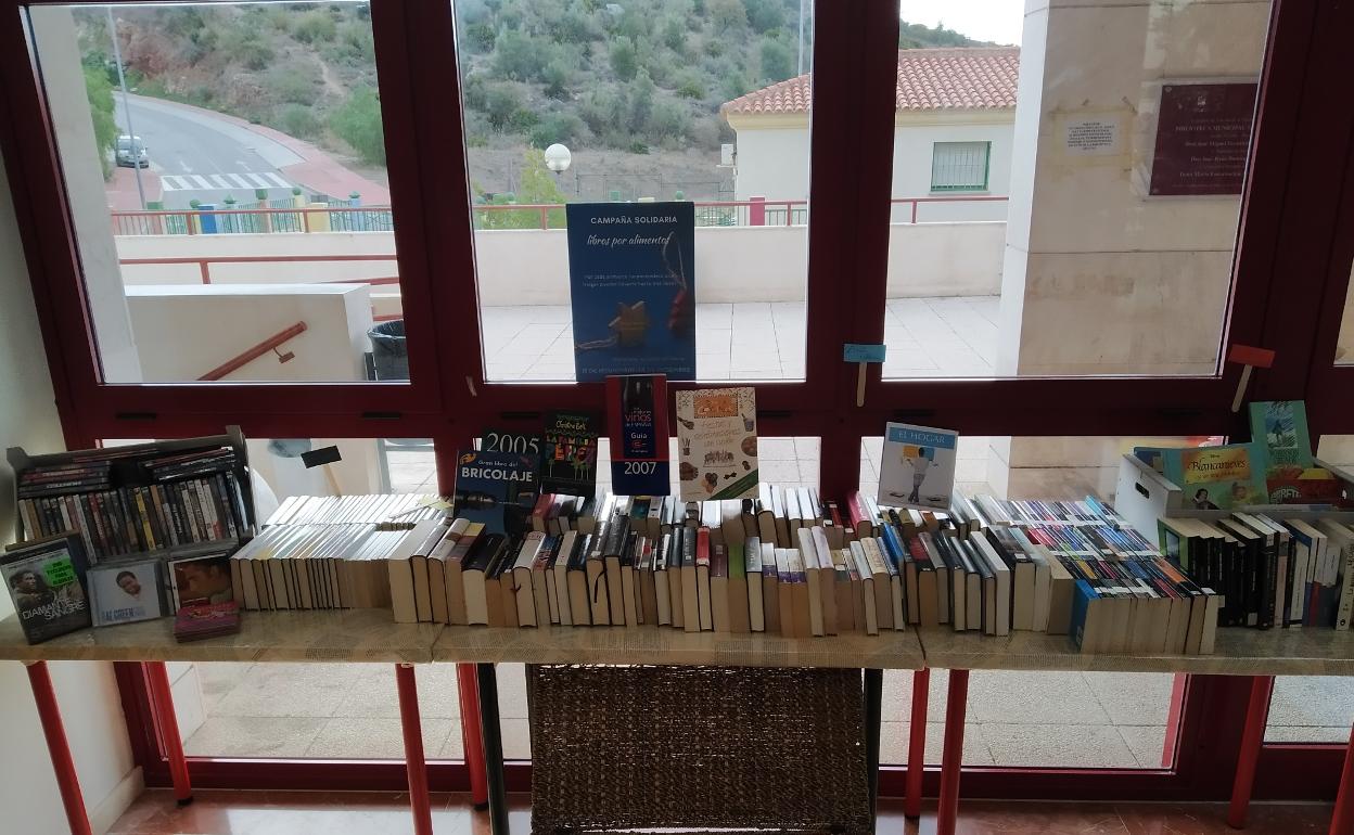 Interior de la biblioteca de Rincón de la Victoria. 