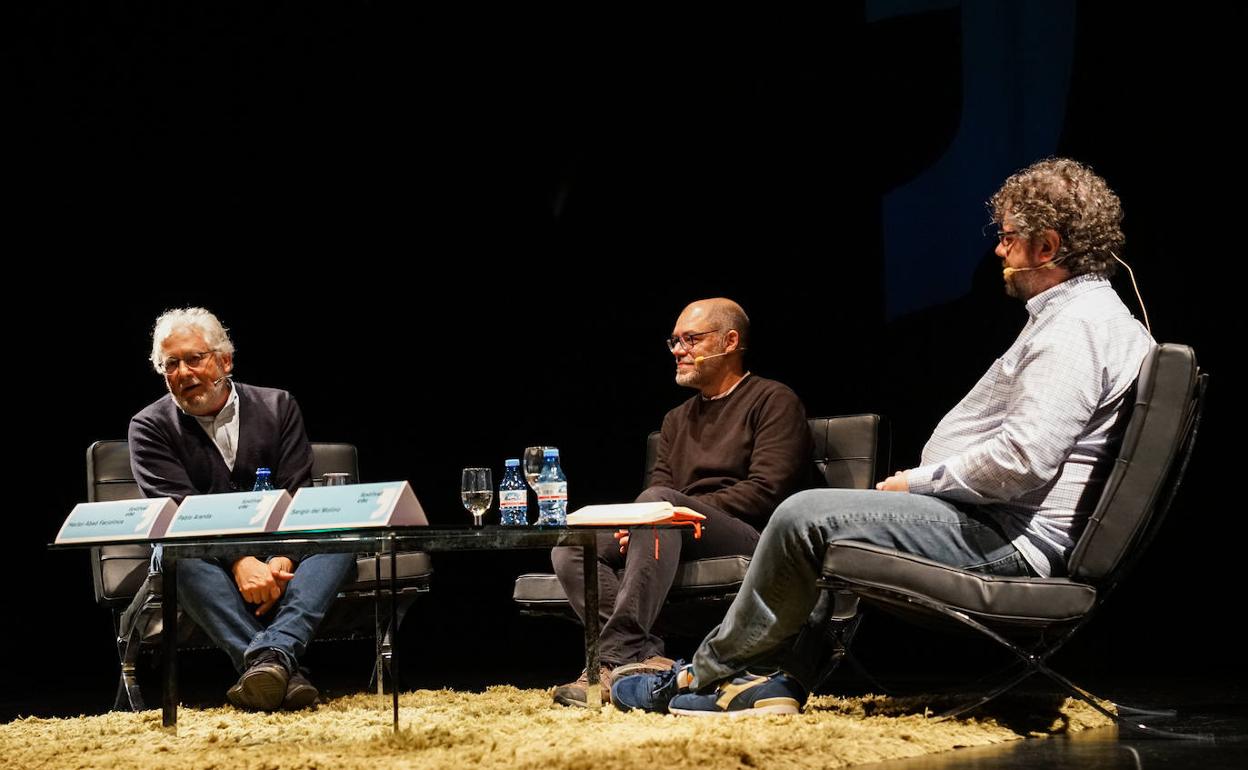 Héctor Abad Faciolince, Pablo Aranda y Sergio del Molino abrieron la jornada inaugural del festival en Málaga. 