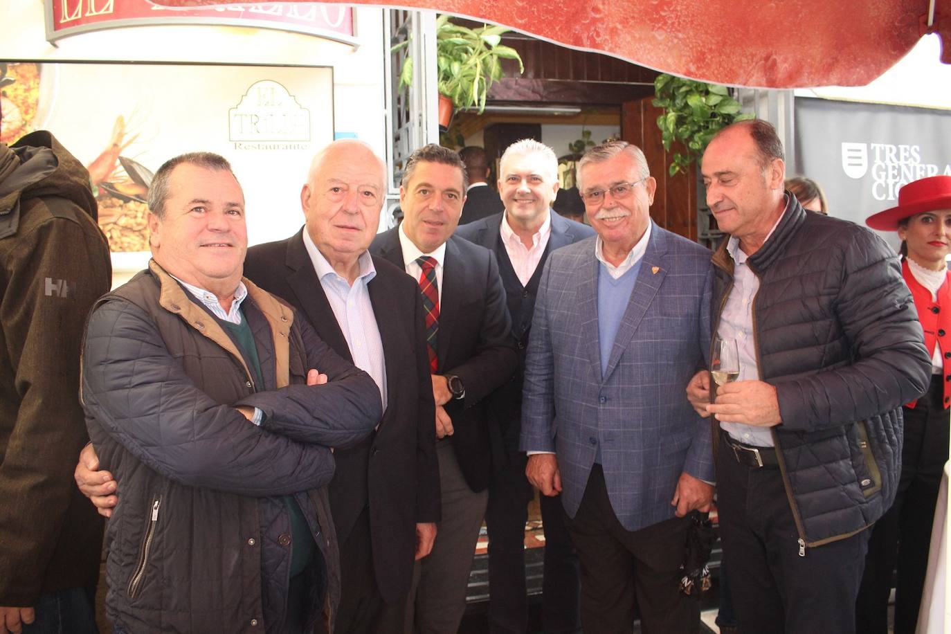 Eduardo Rueda, Juan Lara, Juan A. Lara, Paco Valverde, Francisco Martín Aguilar y Juan Luis Pinto en unas jornadas gastronómicas de El Trillo.