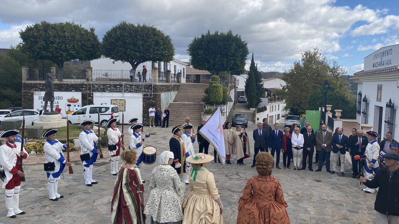 La localidad de la Axarquía y la norteamericana estrechan lazos en torno a Bernardo de Gálvez