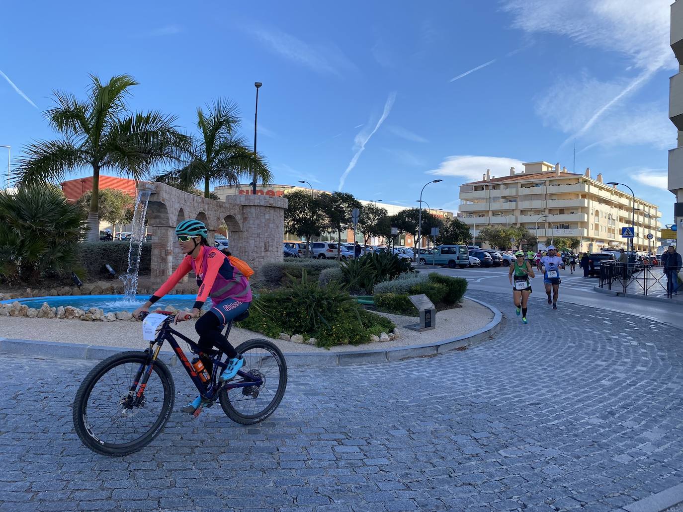 Los corredores Abdelhadi El Moaziz, del Cueva de Nerja-UMA, y Janine Lima, del Atletismo Málaga, se alzaron con la victoria.