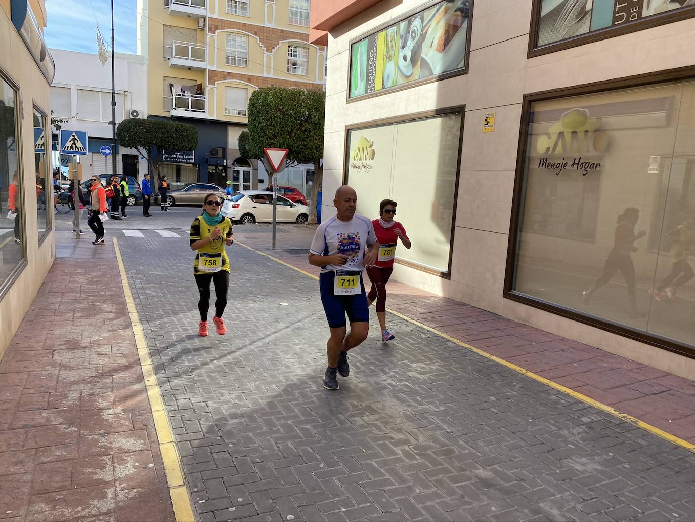 Los corredores Abdelhadi El Moaziz, del Cueva de Nerja-UMA, y Janine Lima, del Atletismo Málaga, se alzaron con la victoria.