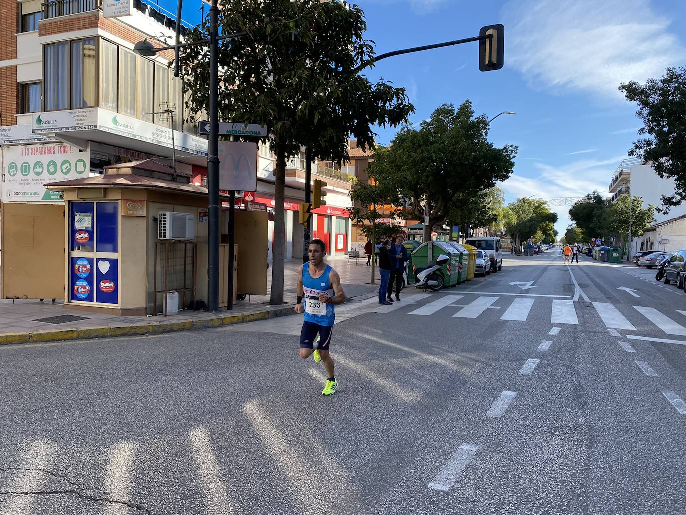 Los corredores Abdelhadi El Moaziz, del Cueva de Nerja-UMA, y Janine Lima, del Atletismo Málaga, se alzaron con la victoria.