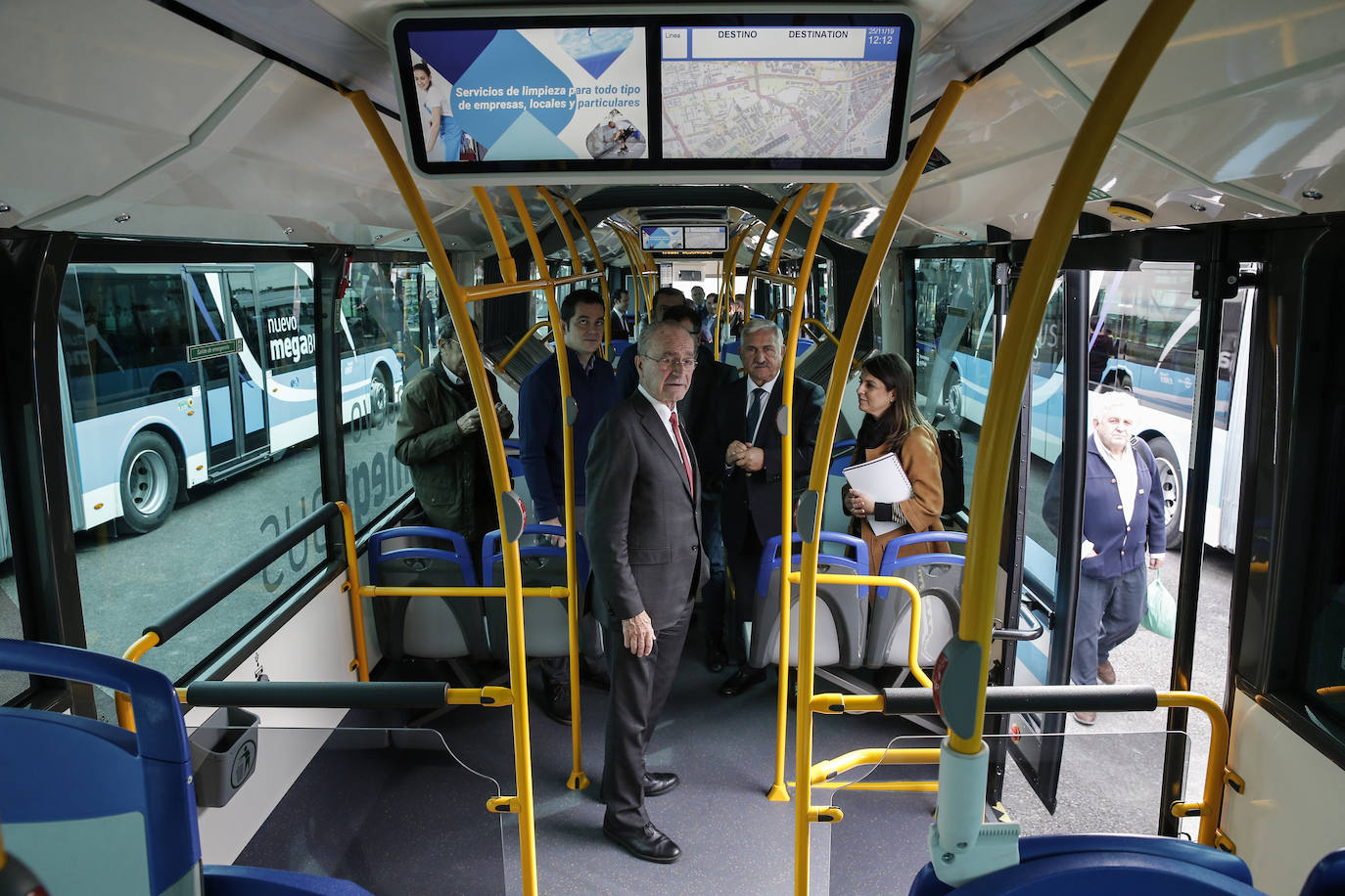 La ETM incorpora a su flota cinco nuevos megabuses. 