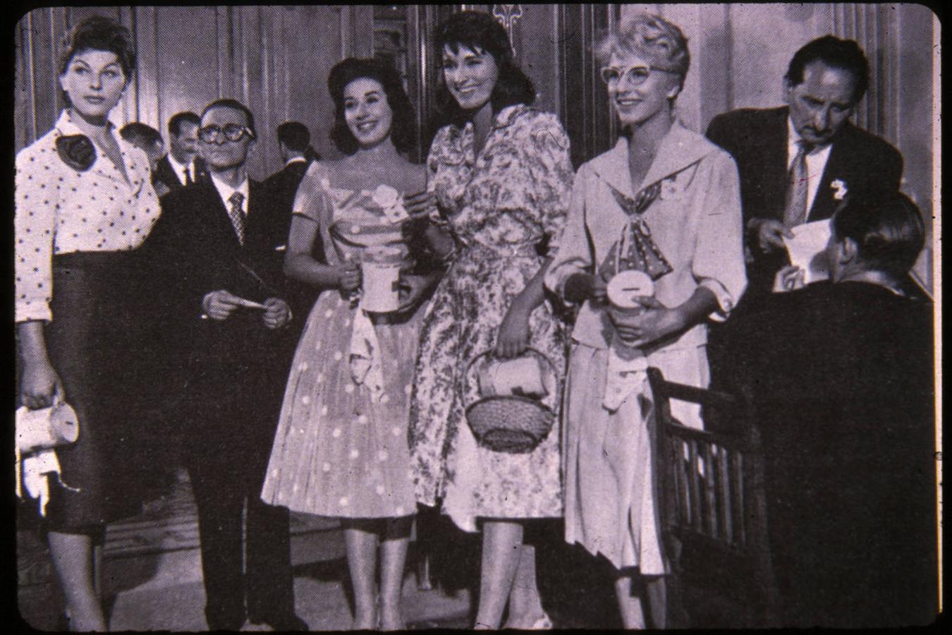 'Las chicas de la Cruz Roja', 1958