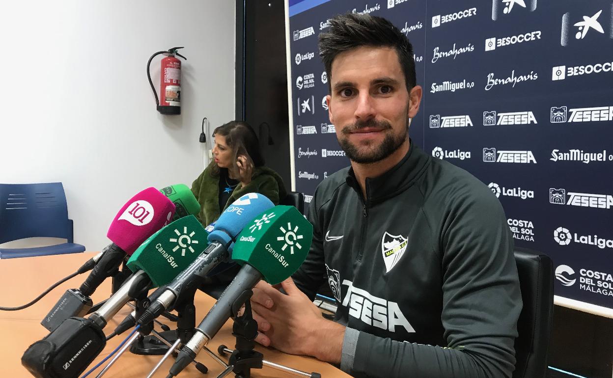 Adrián, durante la rueda de prensa que ofreció este martes.