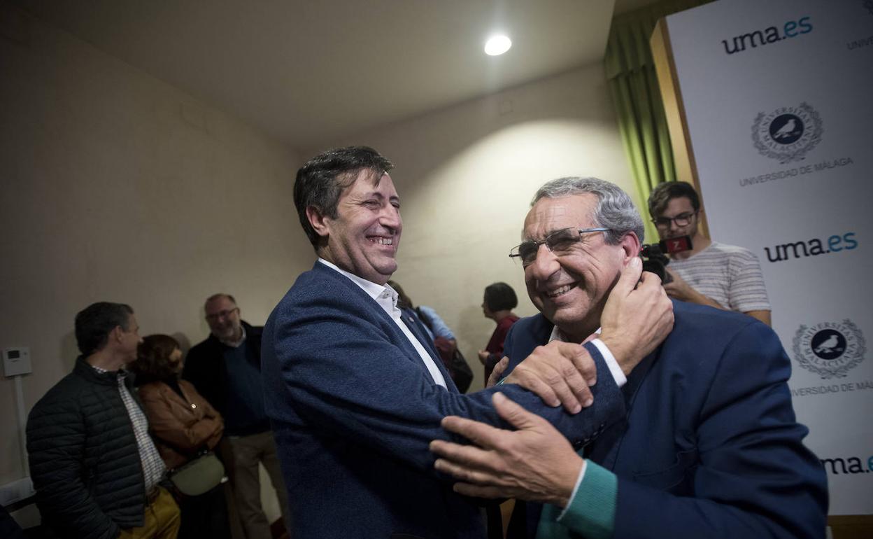 Ernesto Pimentel y José Ángel Narváez celebran los resultados de las elecciones. 