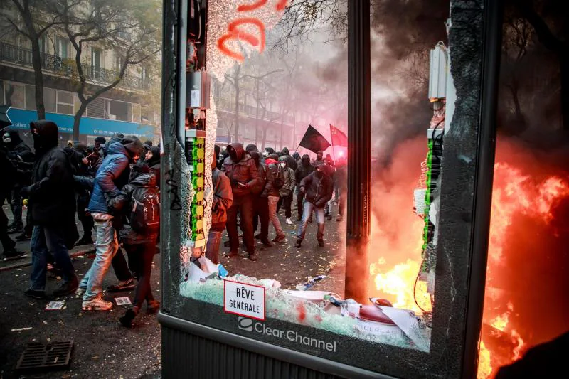 Fotos: Las calles francesas retumban contra Macron