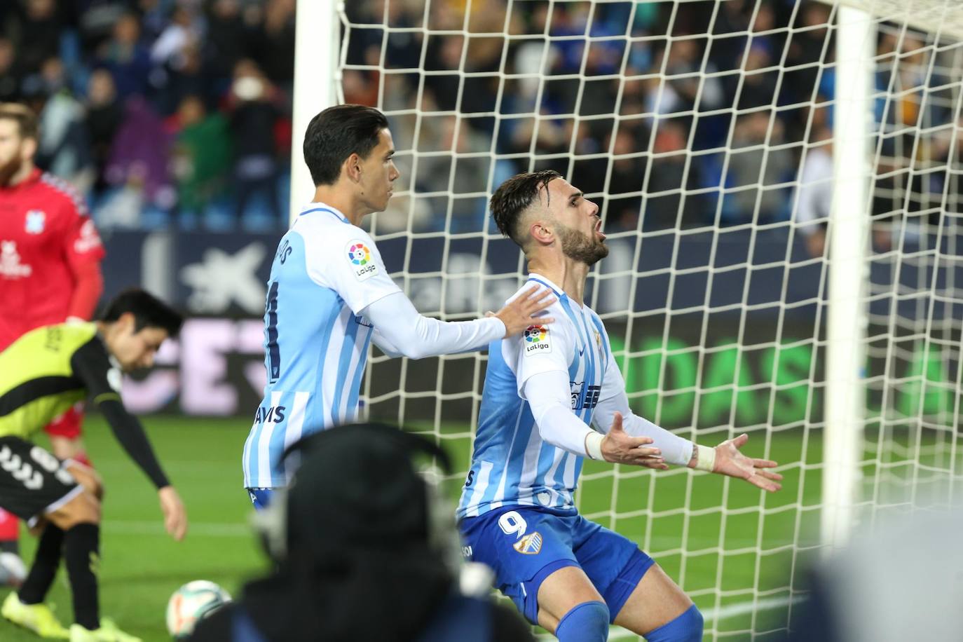 Sadiku fue el gran protagonista del partido al marcar los dos goles