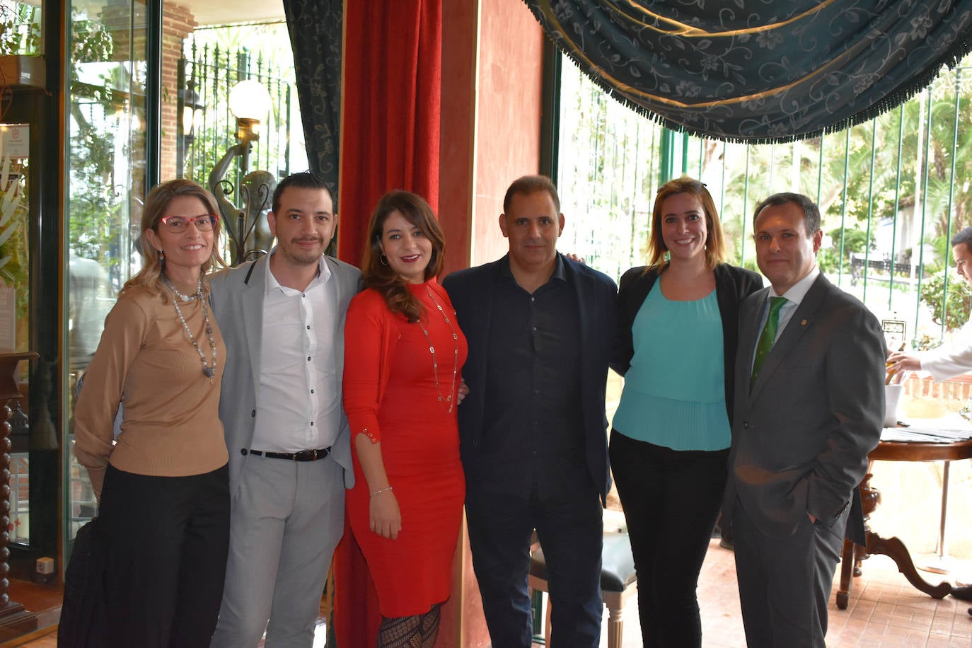 María Victoria Pérez Aranda, Piero Orlandella, Sara Fattoumy, Miguel Ángel Fernández Clavijo, Sandrina Guerrero Sánchez y Antonio José Medina Romero celebrando los 25 años de Da Bruno en Marbella.