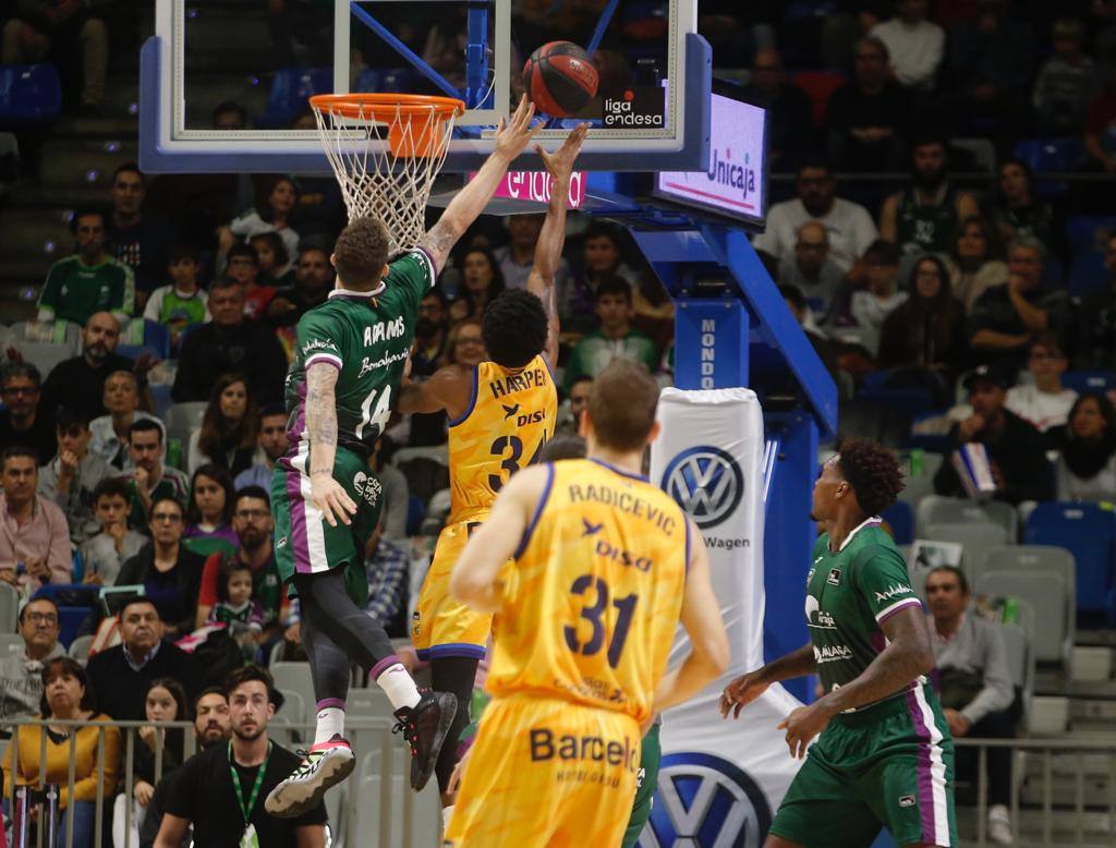 El Unicaja logra ganar al Gran Canaria