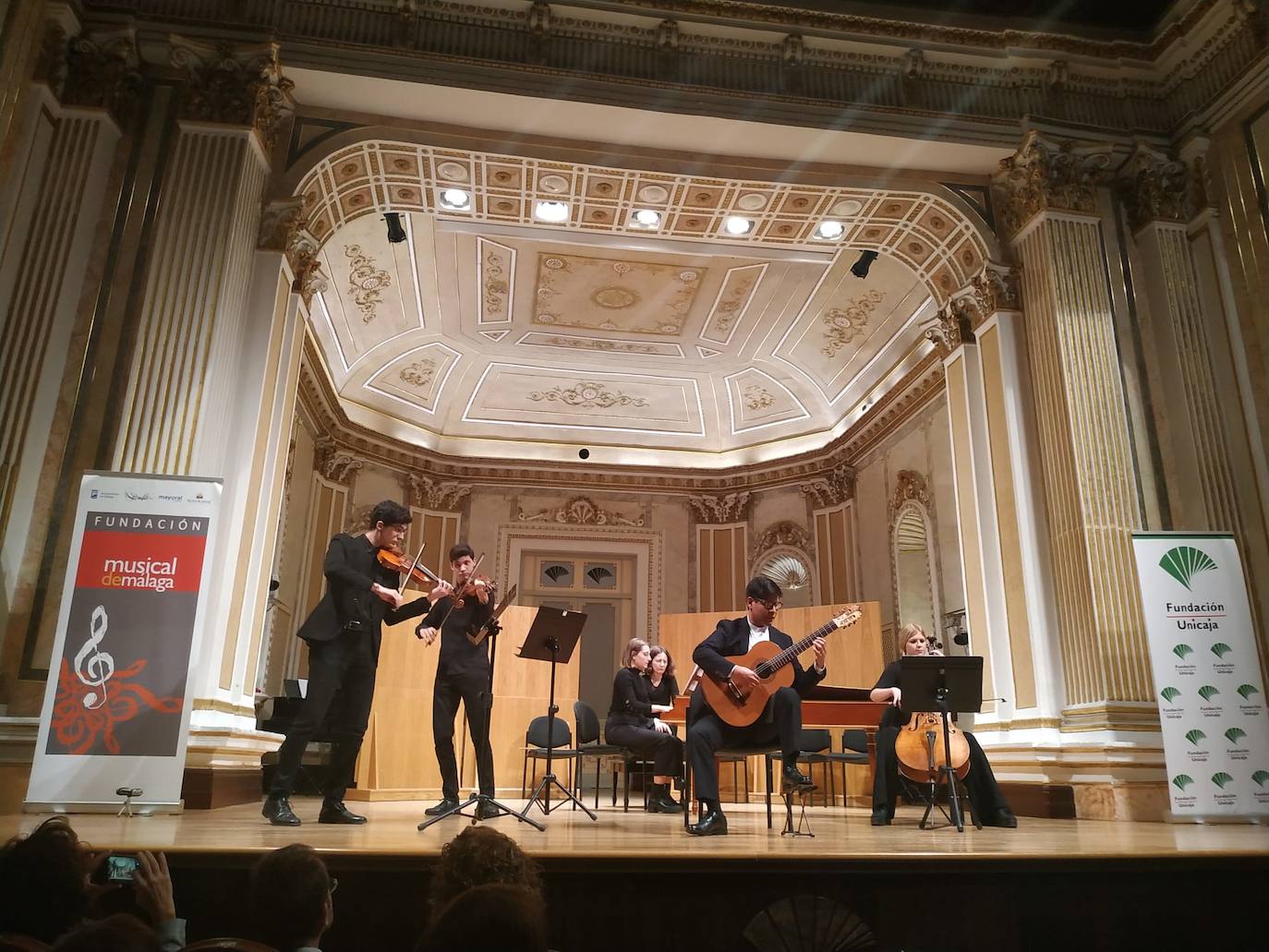 El II Concierto Joven de Música Barroca celebra su clausura: en la imagen un momento de la actuación en la Sala María Cristina.