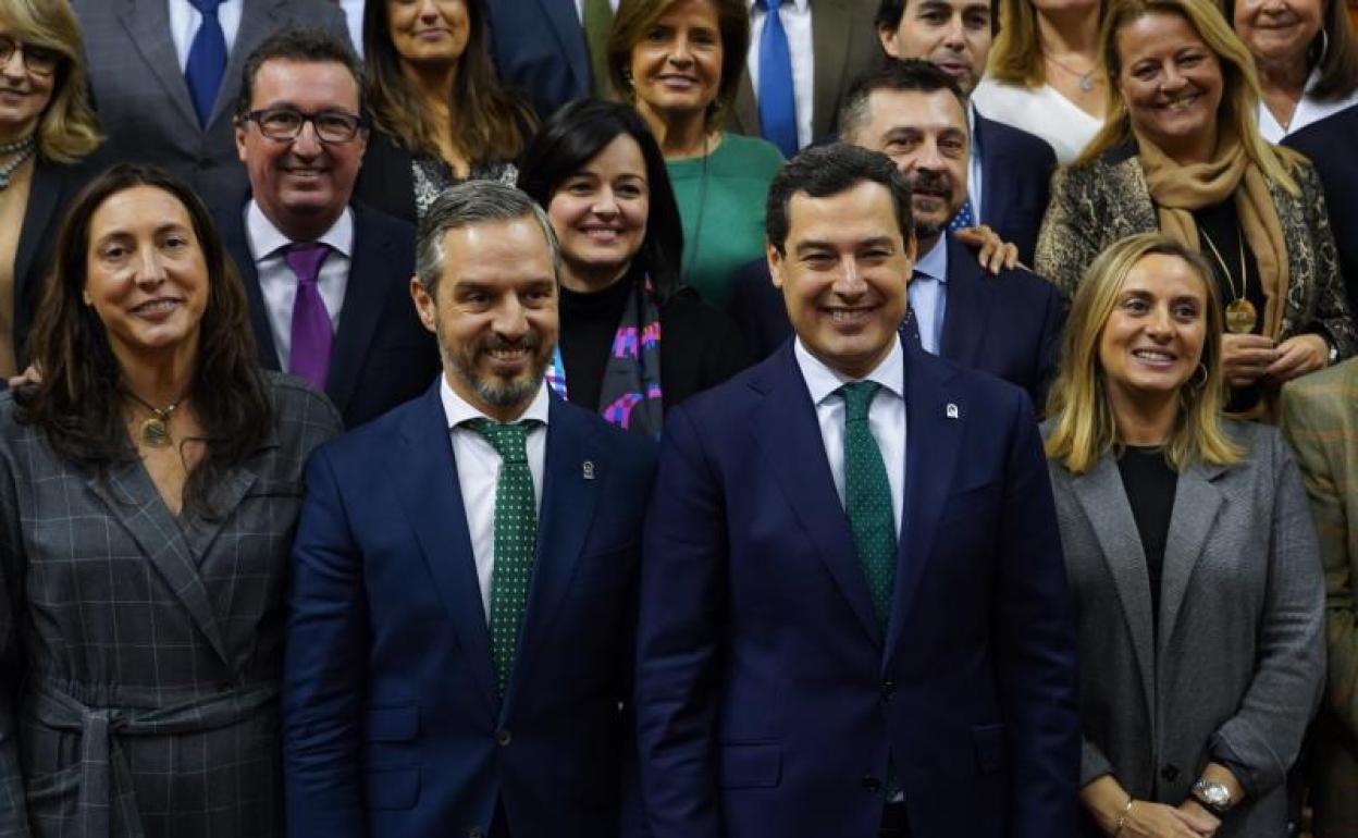 Posado del grupo popular en el parlamento de andaluz