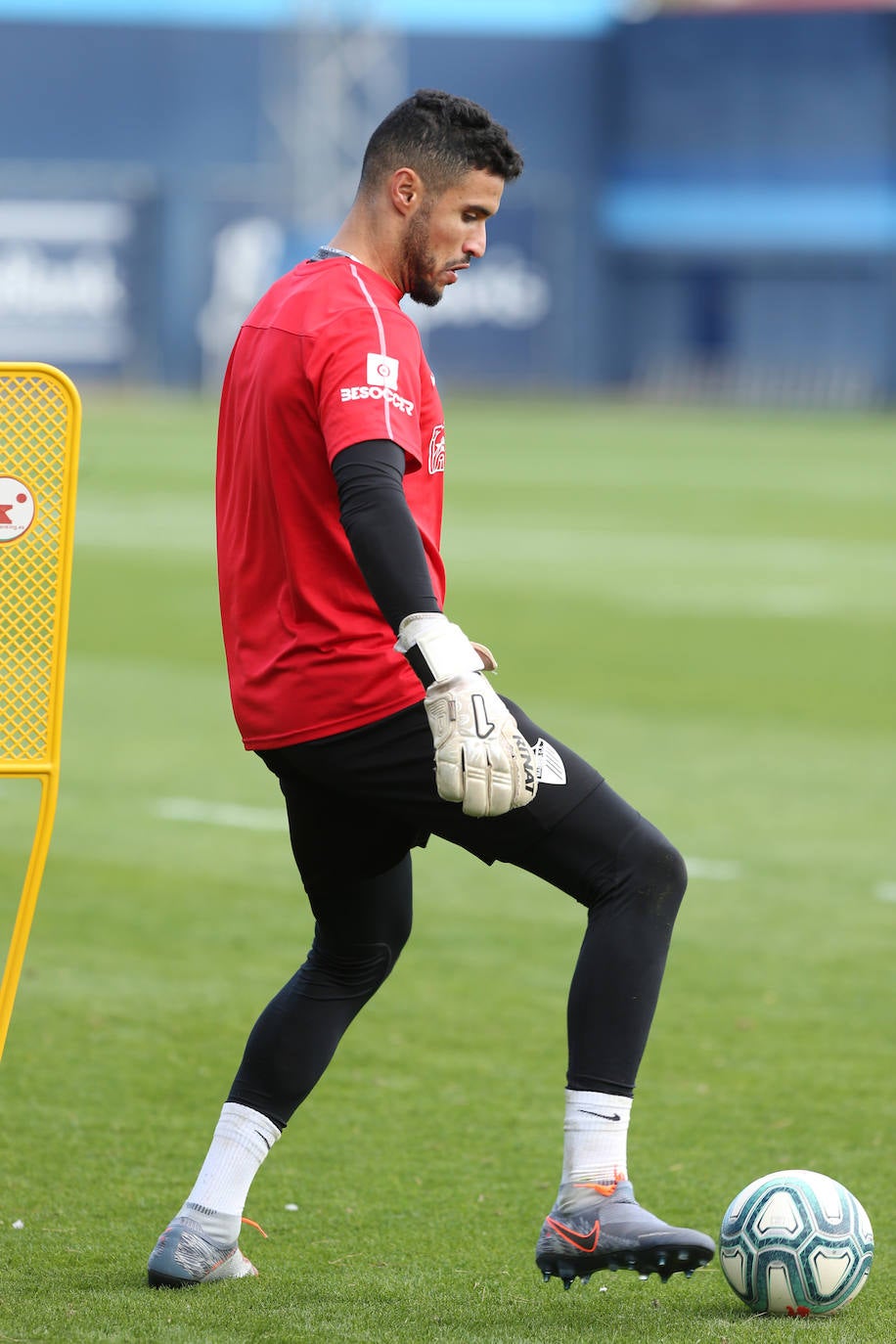 Fotos: El entrenamiento del Málaga este jueves 12 de diciembre, en imágenes