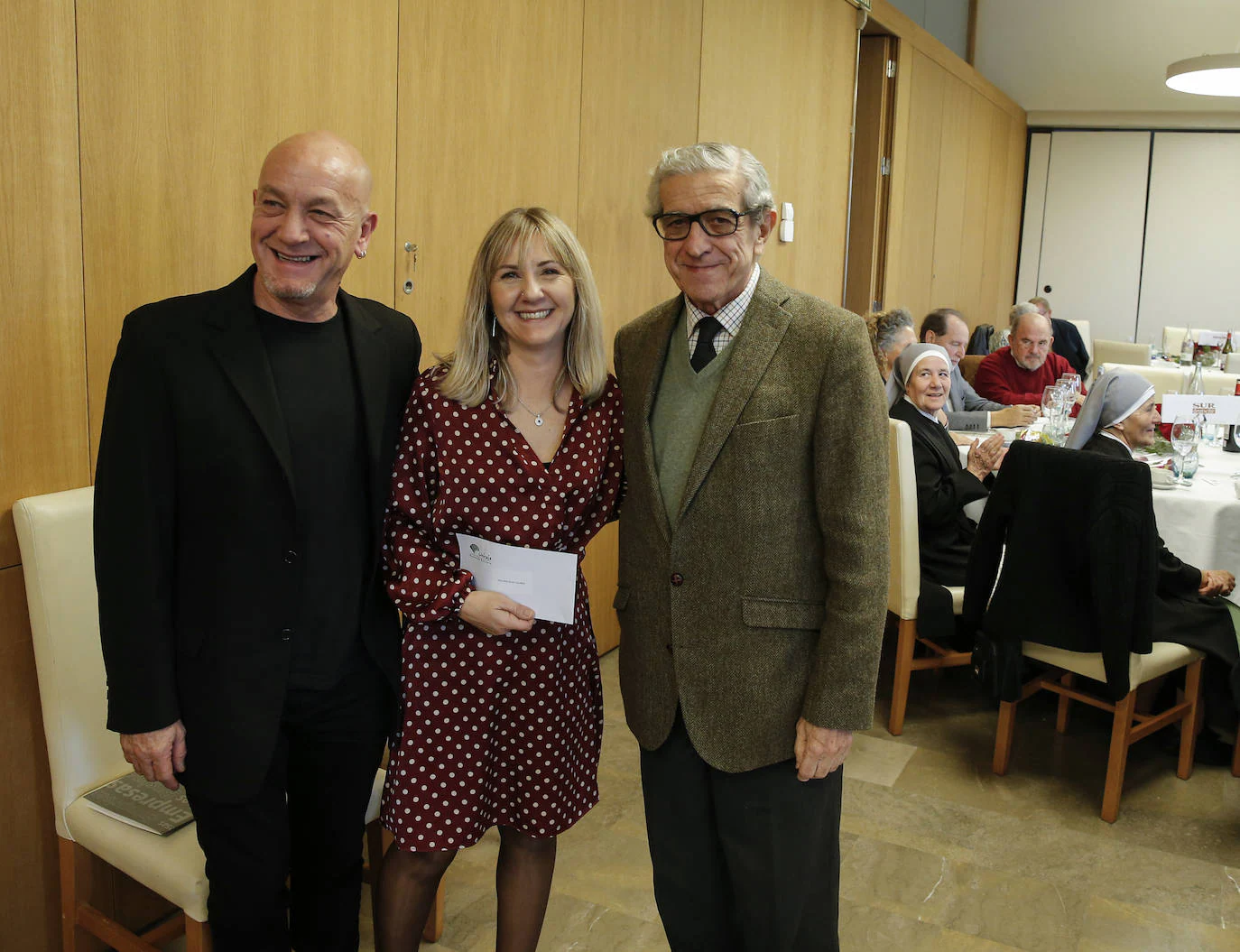 Los pintores, los representantes de las entidades distinguidas y las autoridades, en el Seminario