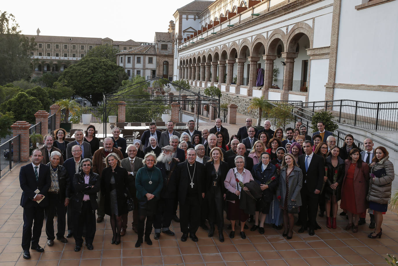 Los pintores, los representantes de las entidades distinguidas y las autoridades, en el Seminario