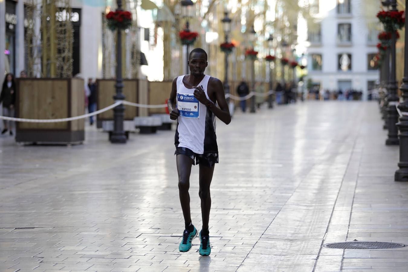 Los corredores, en calle Larios