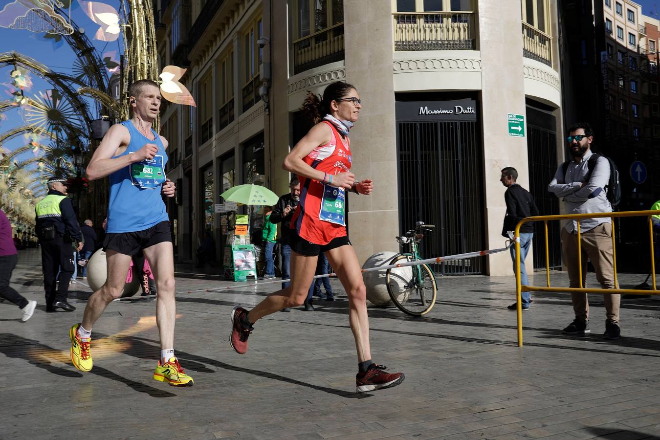 Los corredores, en calle Larios