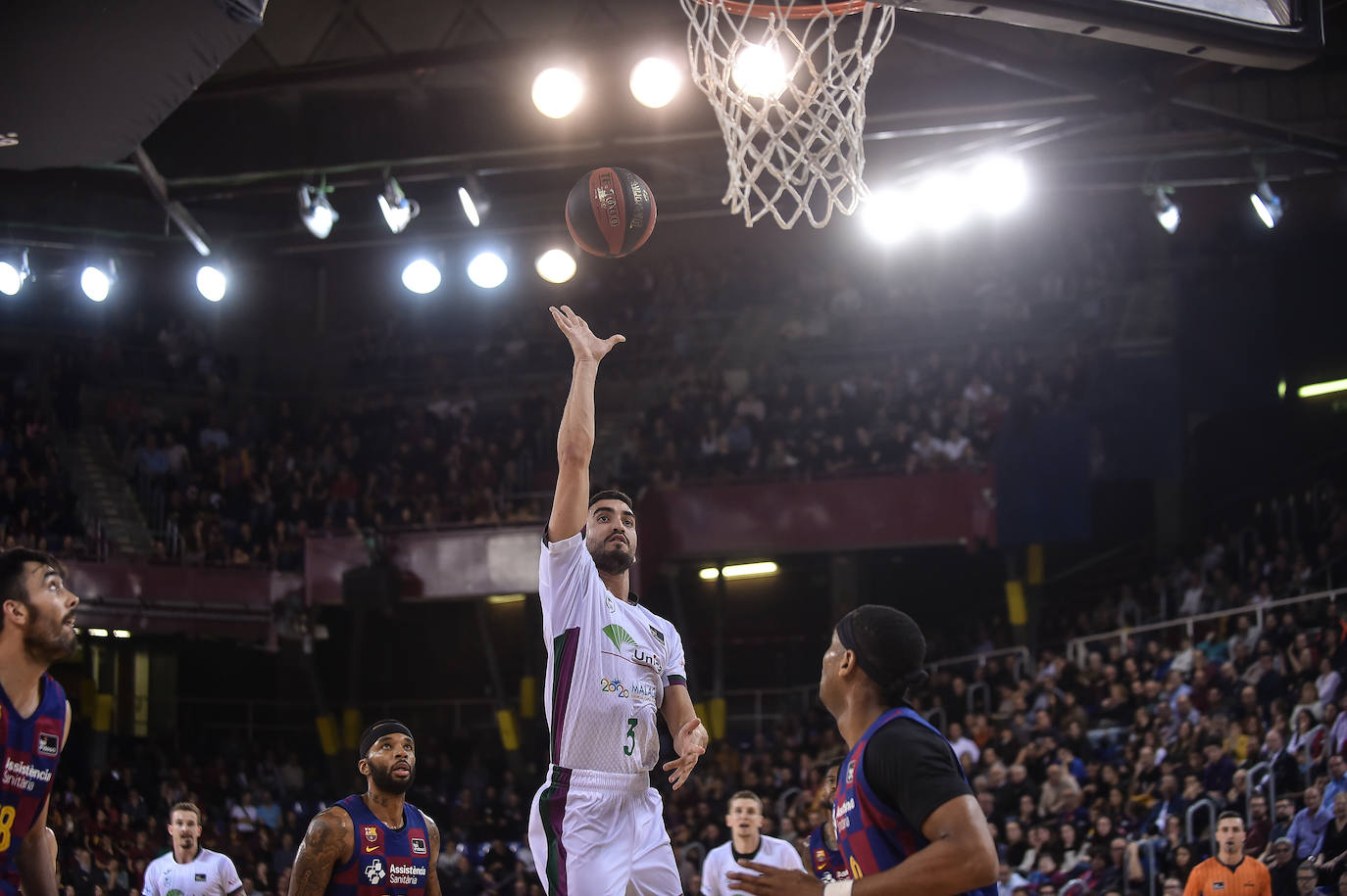 Los cajistas asaltan el Palau Blaugrana, una cancha en la que no había ganado otro equipo de Liga Endesa esta temporada