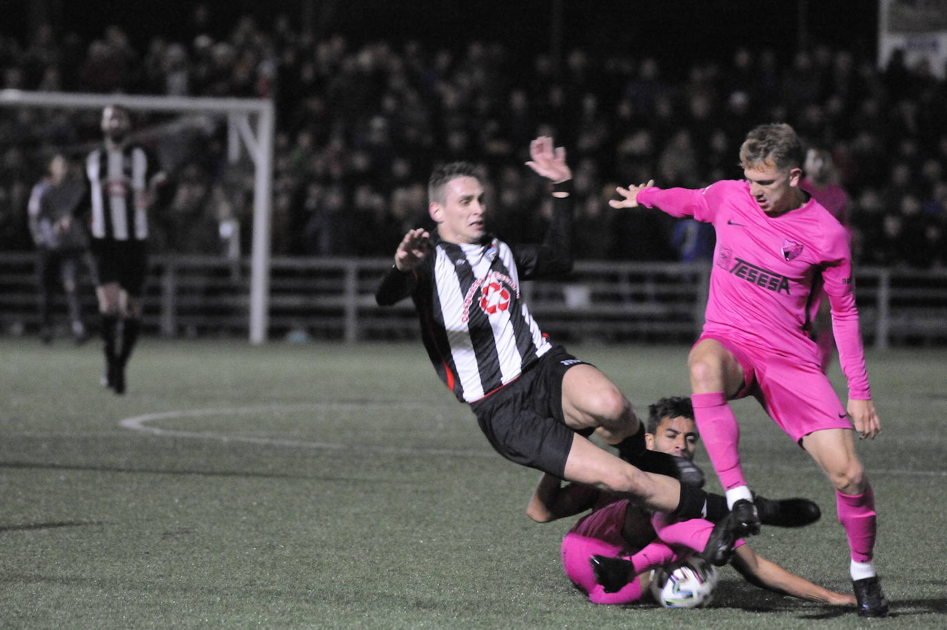 Fotos del encuentro de Primera Ronda de la Copa que se disputó en el Eusebio Arce de Camargo.