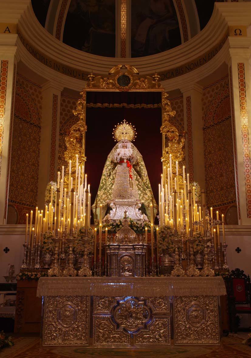 Virgen de la Esperanza Coronada