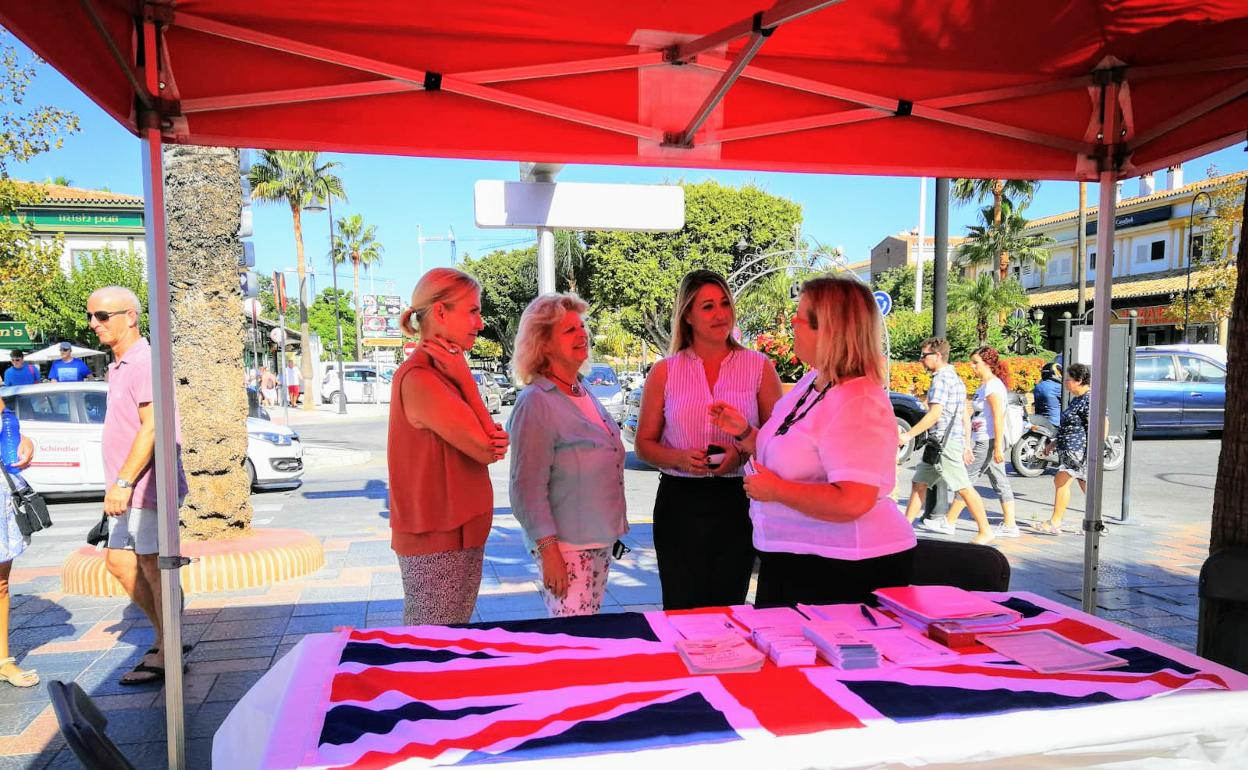 Mijas ha instalado puestos de información en La Cala