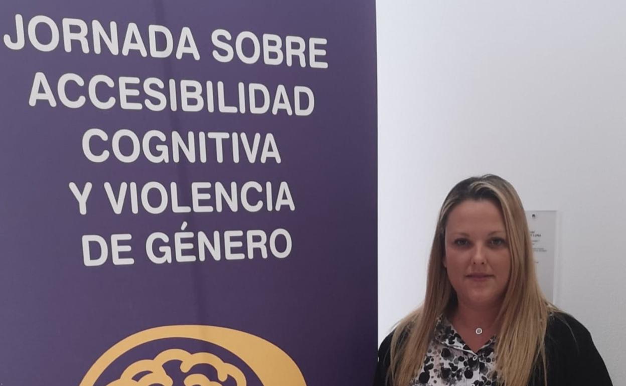 La segunda teniente de alcalde y concejala de Bienestar Social del Ayuntamiento de Rincón de la Victoria, Elena Aguilar, ha participado en unas jornadas sobre Accesibilidad Cognitiva y Violencia de Género organizada por la Consejería de Igualdad, Políticas Sociales y Conciliación. 