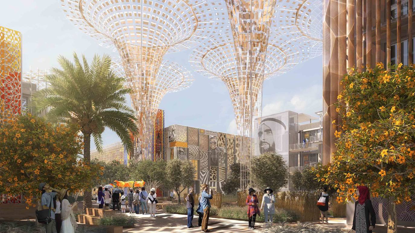 Dubái acoge la Expo 2020 con 180 países. Al emirato de Dubái siempre le han gustado los récords mundiales (aquí están el edificio más alto del mundo, el centro comercial más grande...) y los proyectos excéntricos que difícilmente veríamos en cualquier otra parte del planeta, como pistas de esquí en el desierto o una isla en forma de palmera. La Expo 2020 que se celebrará en Dubái será una ocasión única: durará seis meses (de octubre a abril de 2021) y en ella participarán 180 países que presentarán lo último en sostenibilidad y movilidad, incluidos los coches voladores. Habrá un despliegue impresionante de arquitectura y se aprovechará para inaugurar el Museo del Futuro, dedicado a las maravillas que nos esperan en la próxima generación. Y el país continúa sorprendiendo en sus despliegues artificiales: un nuevo archipiélago artificial acogerá un resort de fantasía inspirado en Europa en el que no faltará nieve todo el año y dormitorios submarinos.