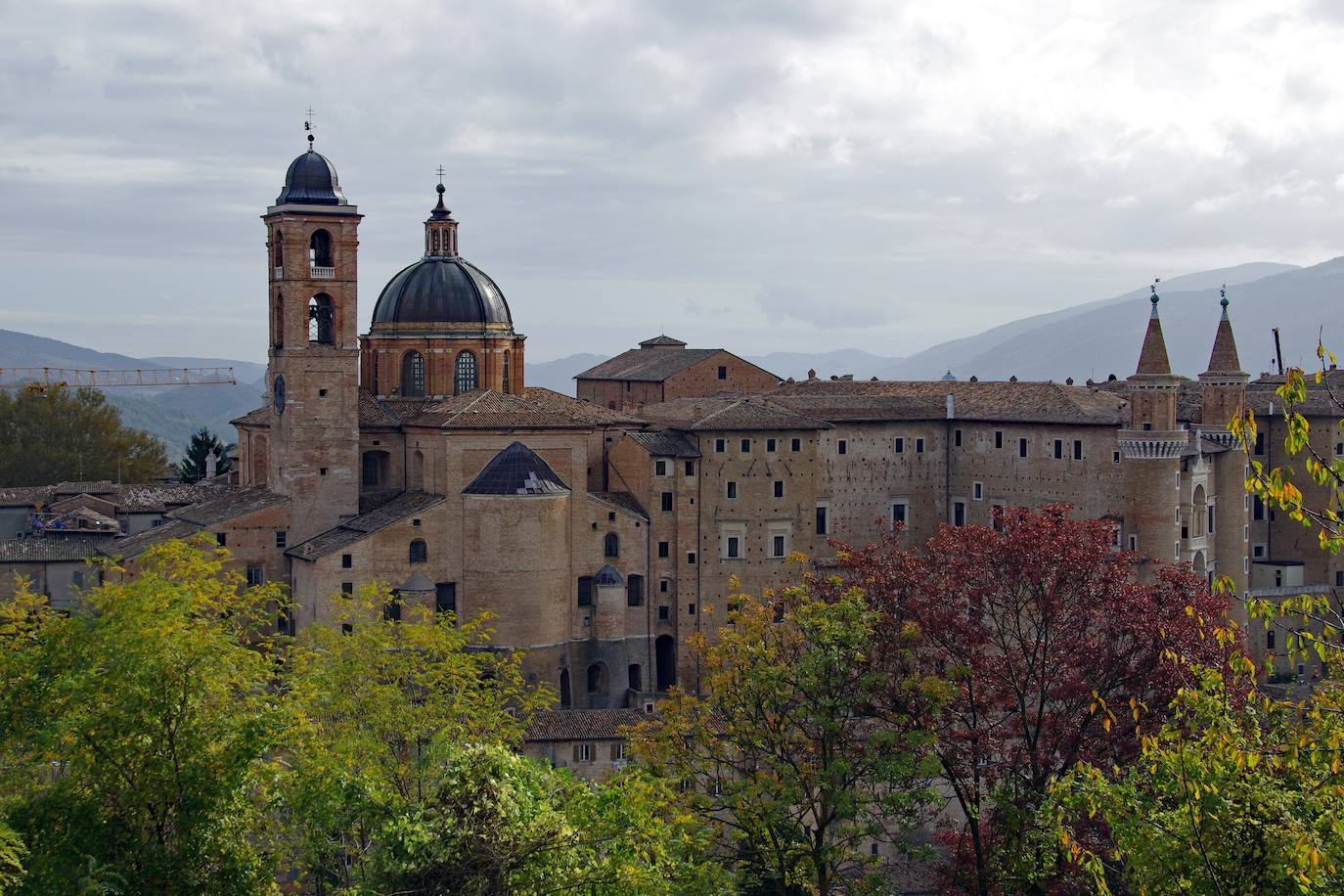 Urbino en Las Marcas (Italia) acogerá la celebración del 500º aniversario de la muerte de su hijo más ilustre, el pintor renacentista Rafael.