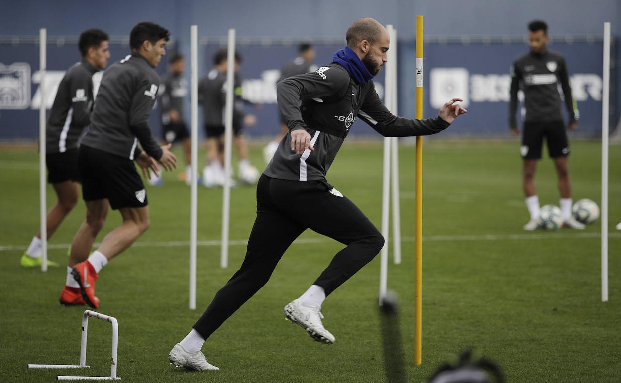 Mikel se emplea a fondo en un entrenamiento reciente. 