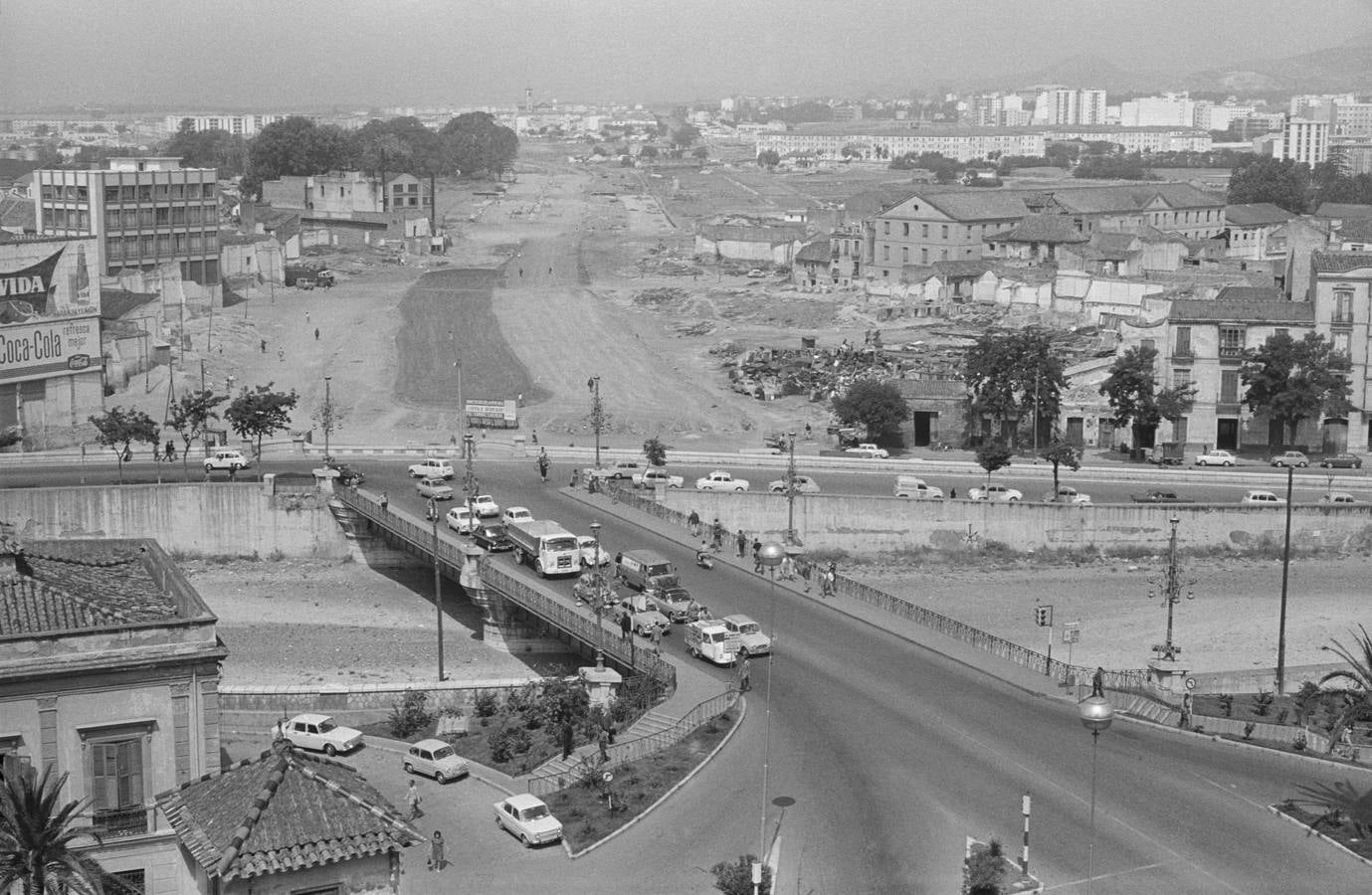 Puente de Tetuán y obras de la prolongación de la Alameda. Junio, 1968. 