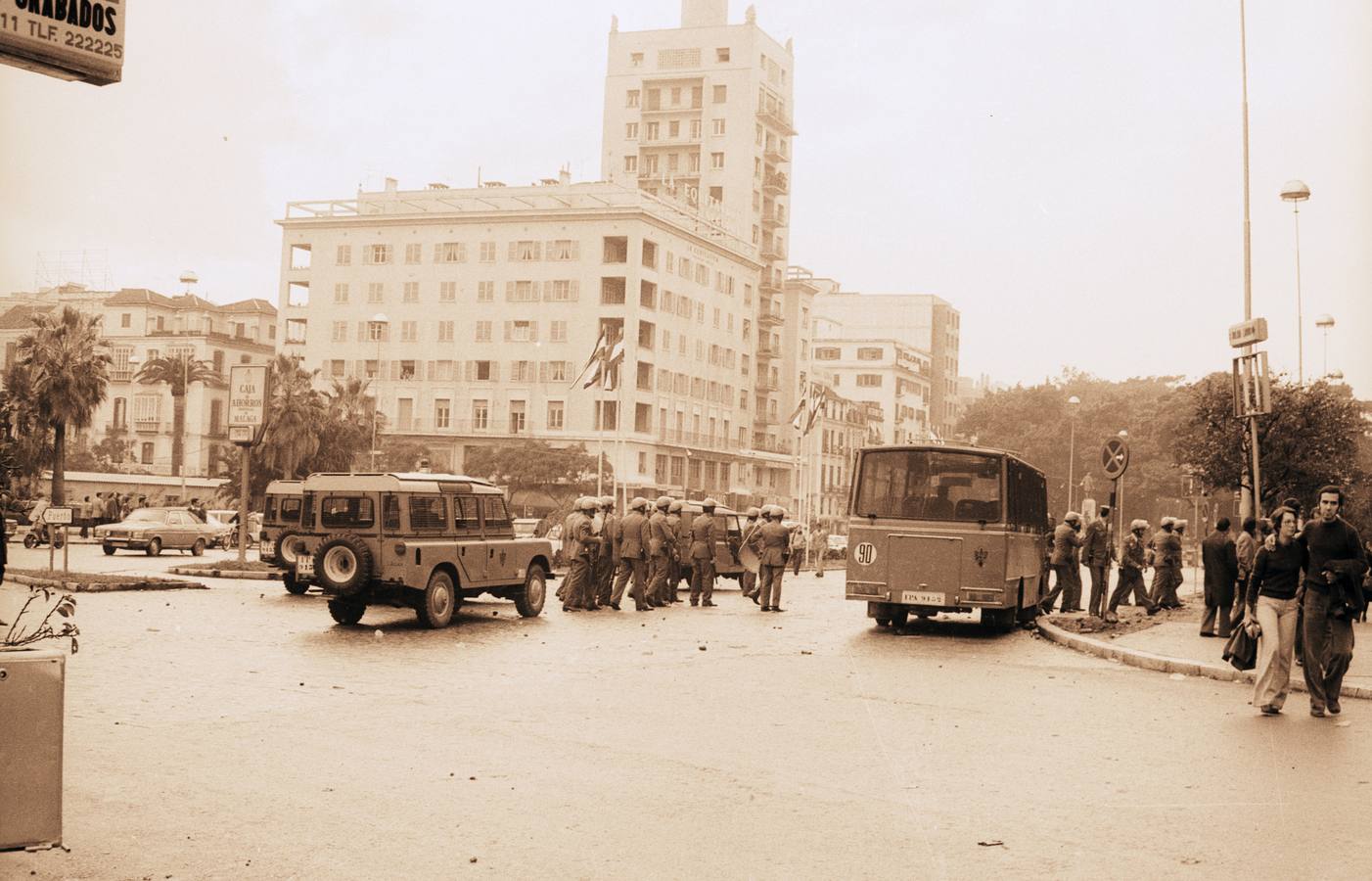 Movilizaciones de la Policía Armada en el entorno de la Alameda con motivo de las manifestaciones a favor de la autonomía andaluza. Diciembre, 1977. 