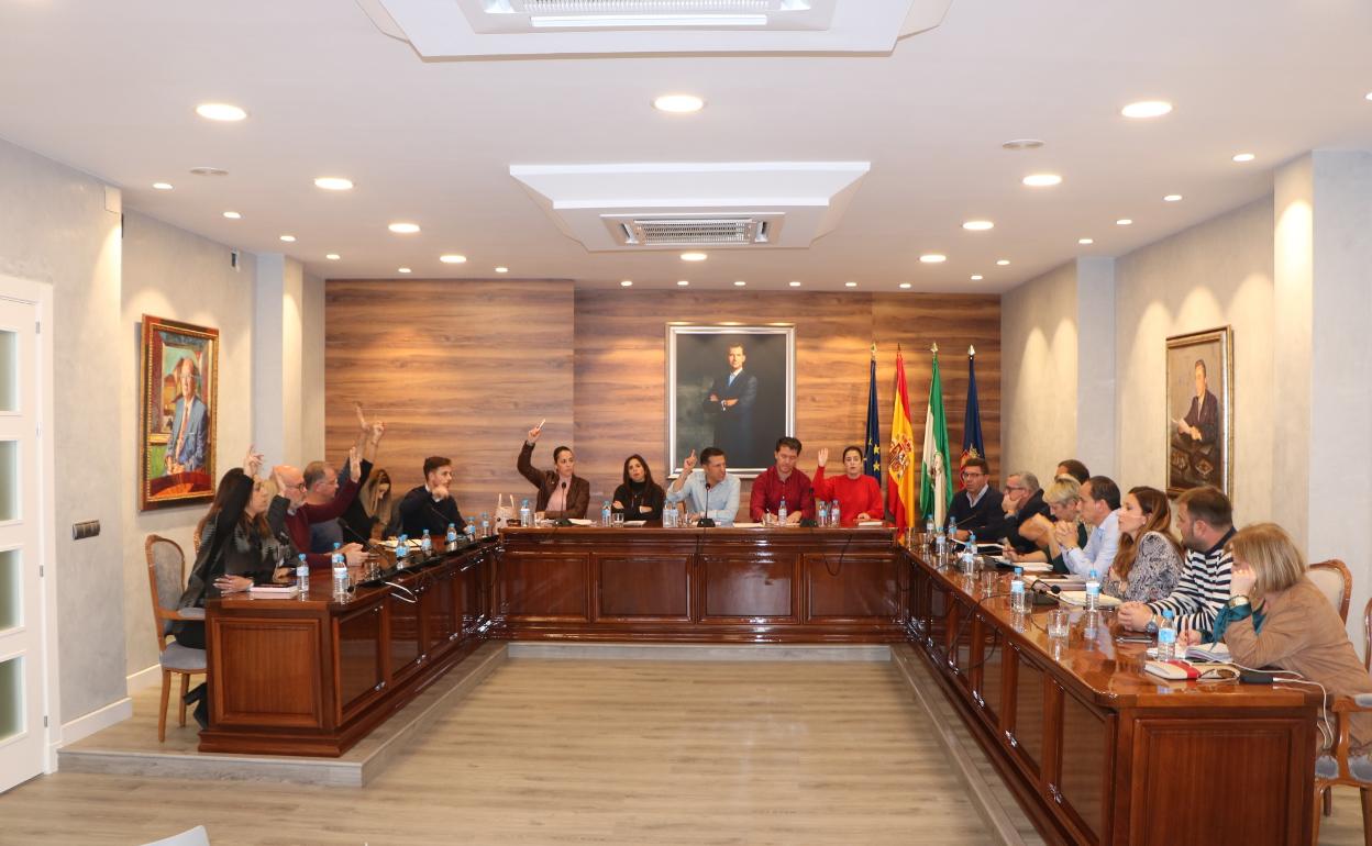 Imagen del pleno celebrado este viernes en el Ayuntamiento de Torrox. 