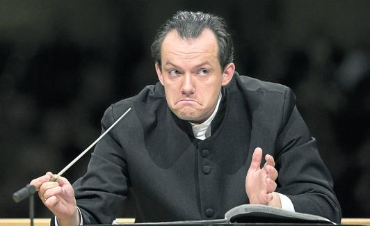 El director Andris Nelsons, en un gesto característico.