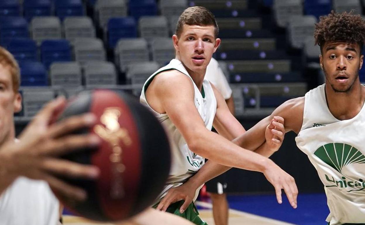 Morgan Stilma, durante un entrenamiento de pretemporada con el Unicaja.