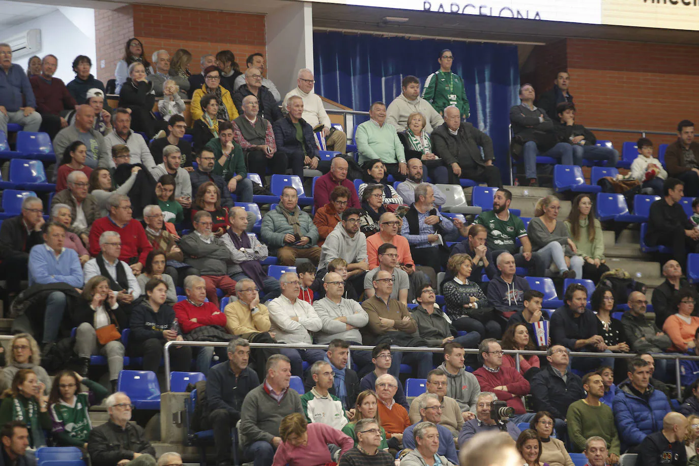 Búscate en las fotos del Unicaja-Obradoiro