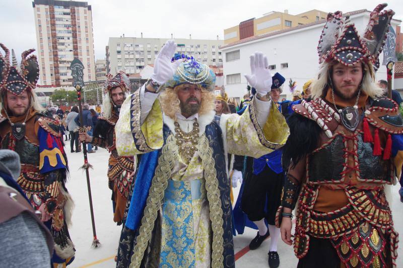 Los Reyes han paseado en camello por el barrio. 