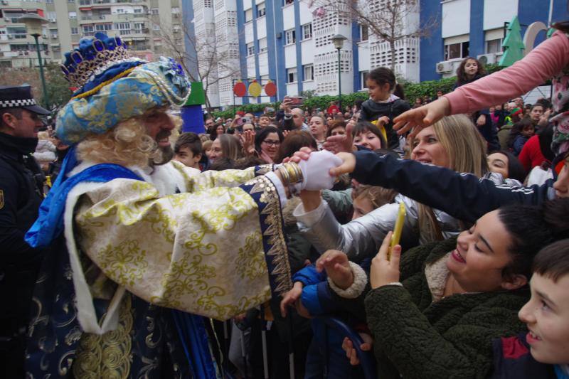 Los Reyes han paseado en camello por el barrio. 