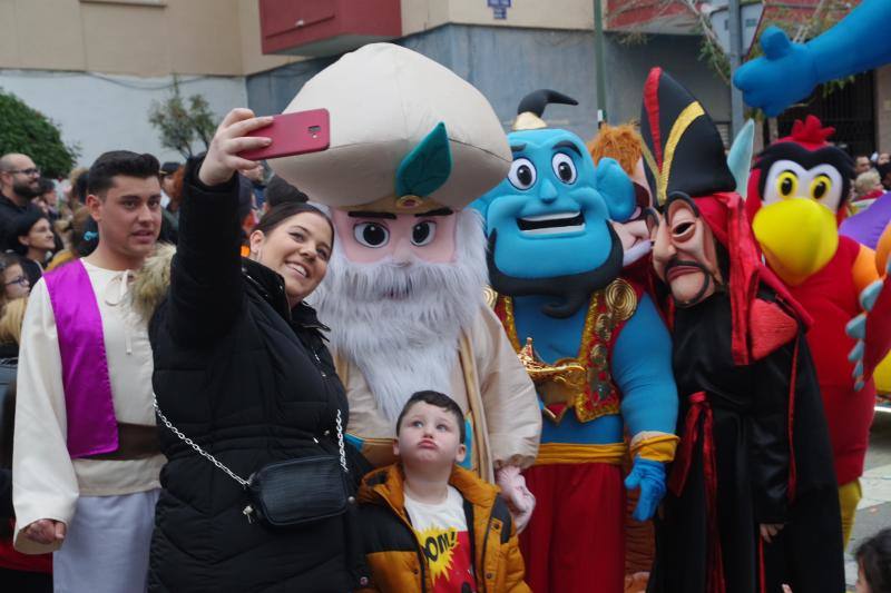 Los Reyes han paseado en camello por el barrio. 