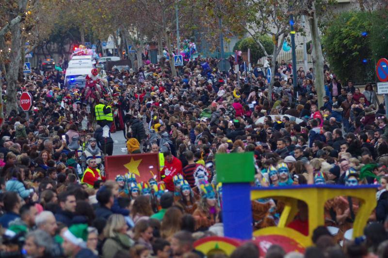 Los Reyes han paseado en camello por el barrio. 