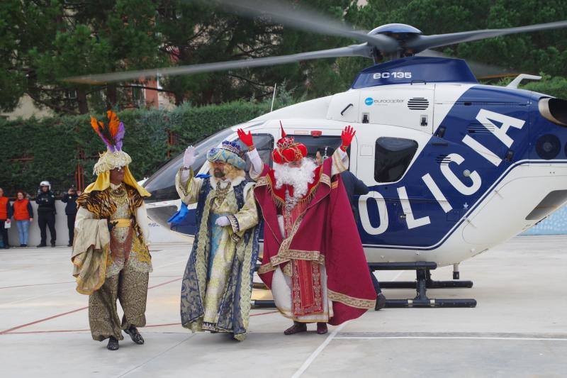 Los Reyes han paseado en camello por el barrio. 