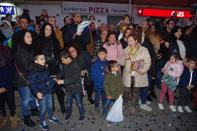 Los Reyes han paseado en camello por el barrio. 