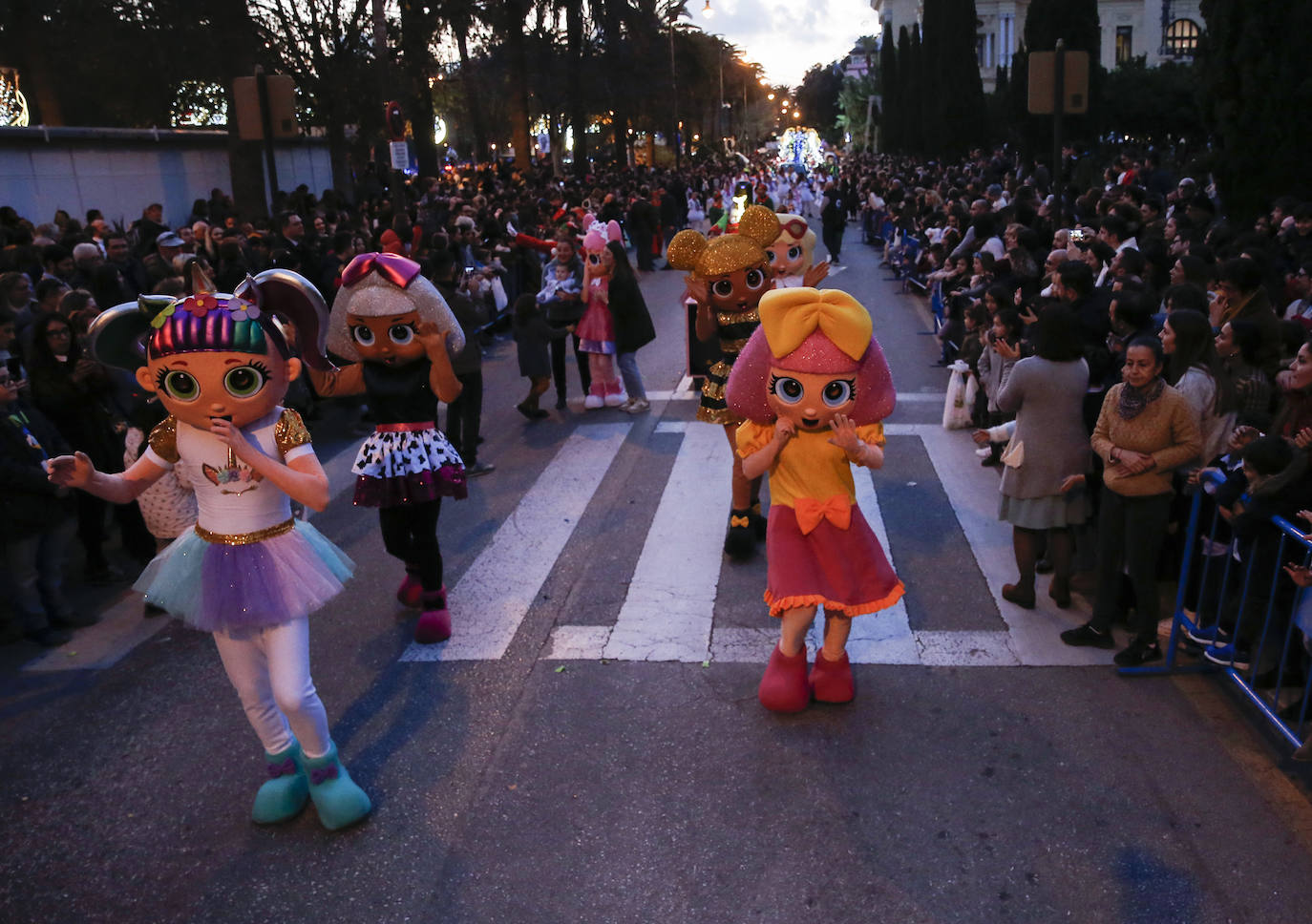 Asistentes a la Cabalgata de Reyes Magos de este año en Málaga capital. 