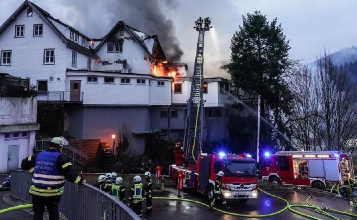 Un incendio reduce a cenizas un restaurante tres estrellas Michelin