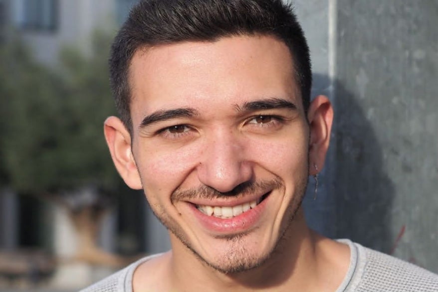 Bruno, 25 años. Nació en Uruguay, pero vive en Alcalá de Henares (Madrid).