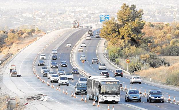 Tercer carril de acceso al PTA. 