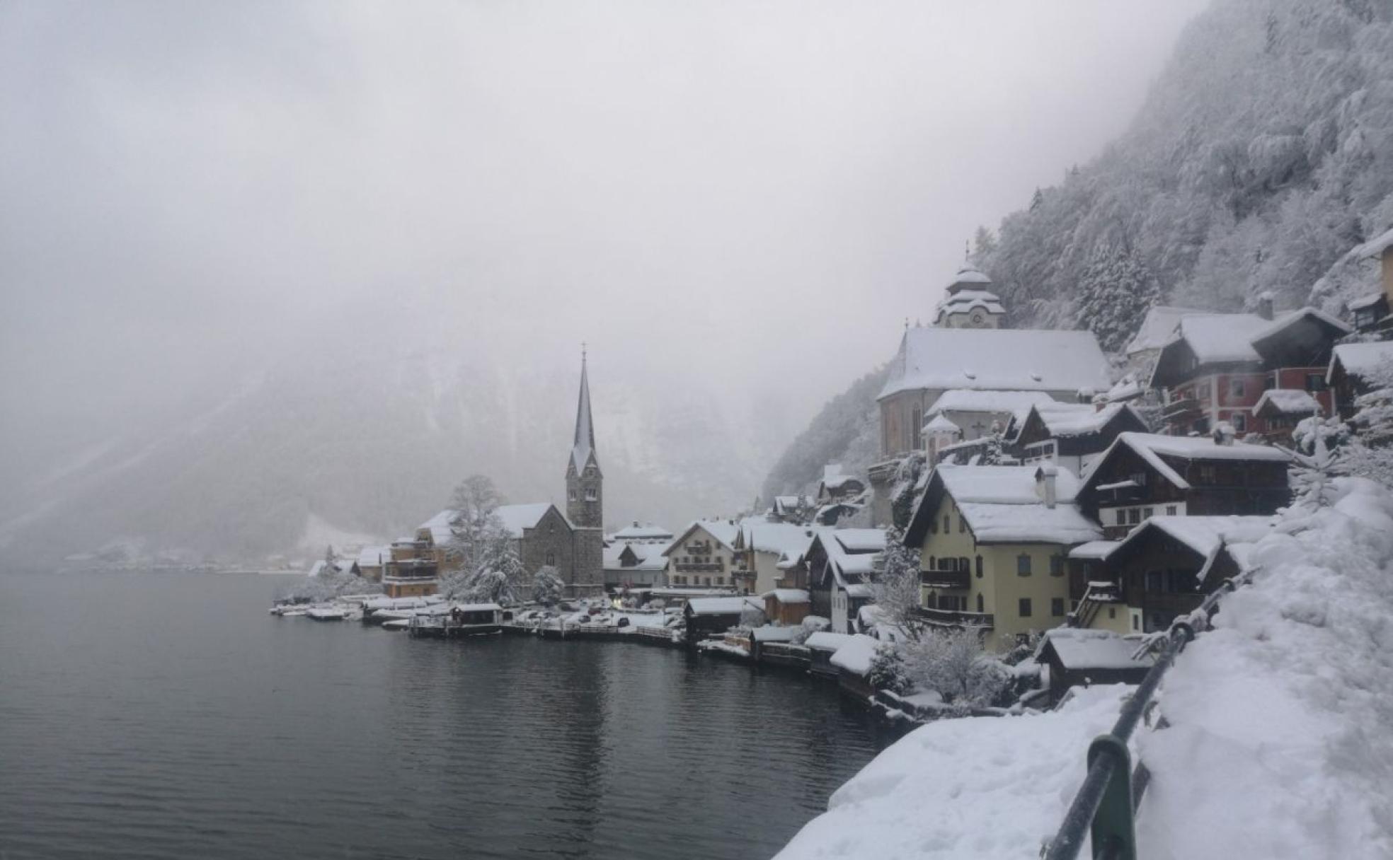 Hallstatt, cubierto de nieve estas navidades. 