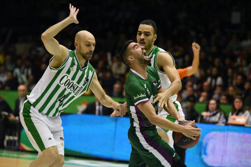 Paliza de los cajistas al Betis (63-88)